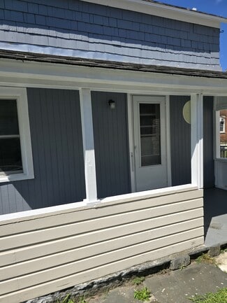 Building Photo - 29 1/2 Center St