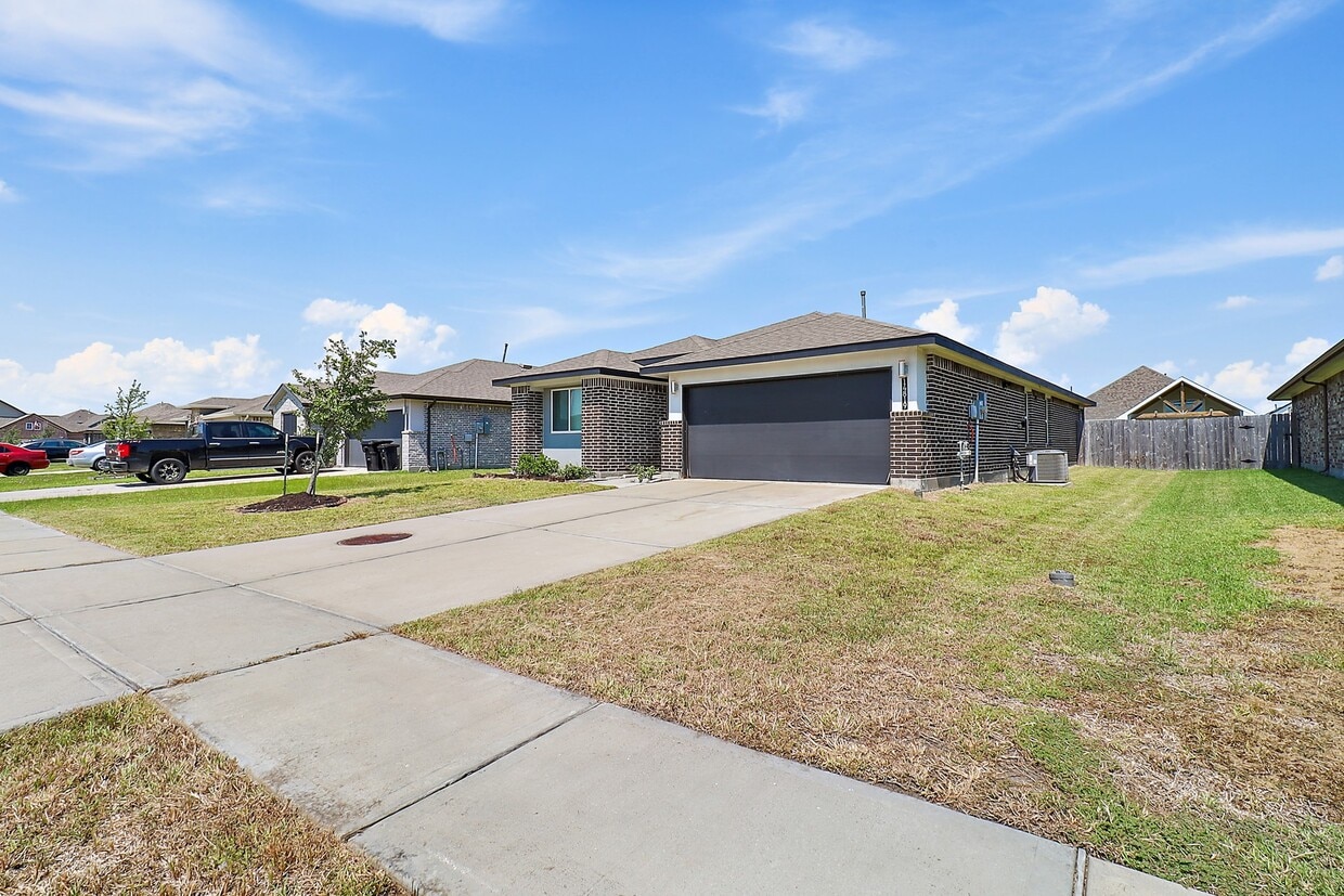 Primary Photo - 14819 Cold Water Dr