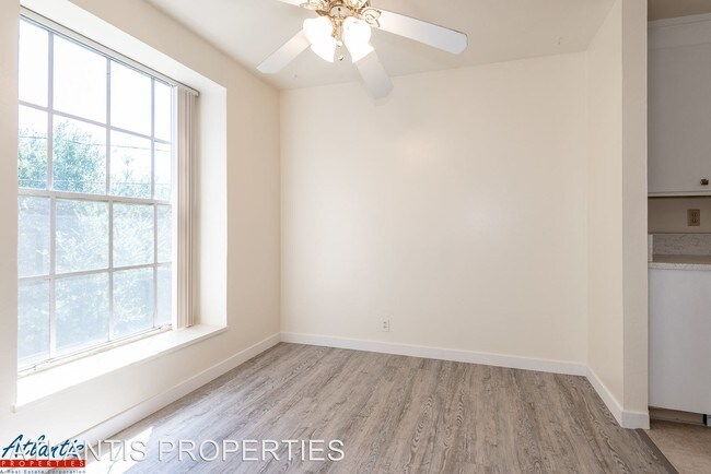 Building Photo - 984 Ponderosa Ave