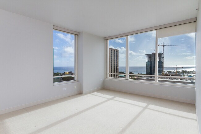 Building Photo - 1009 Kapiolani Blvd