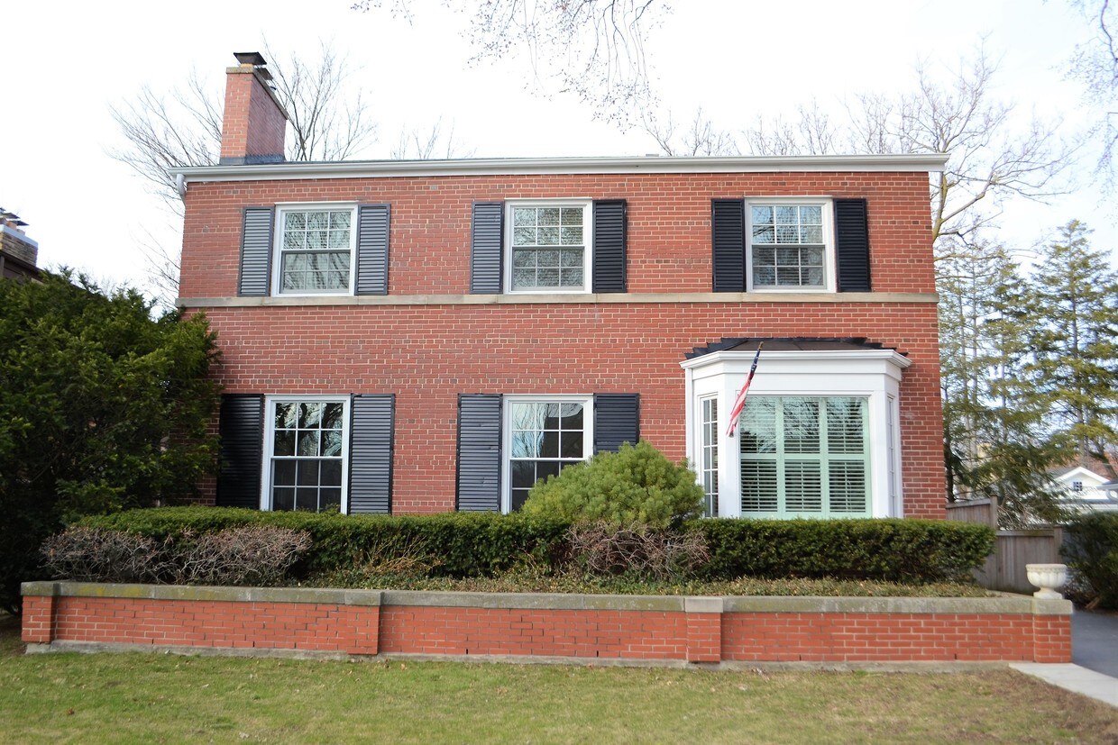 1255 Ash St, IL 60093 House Rental in IL