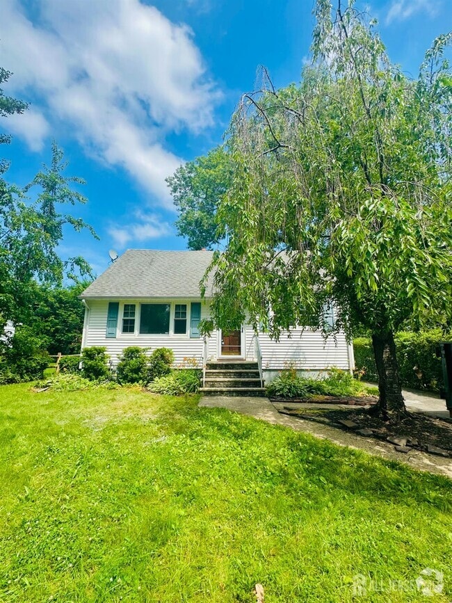 Building Photo - 40 Carpenter Pl