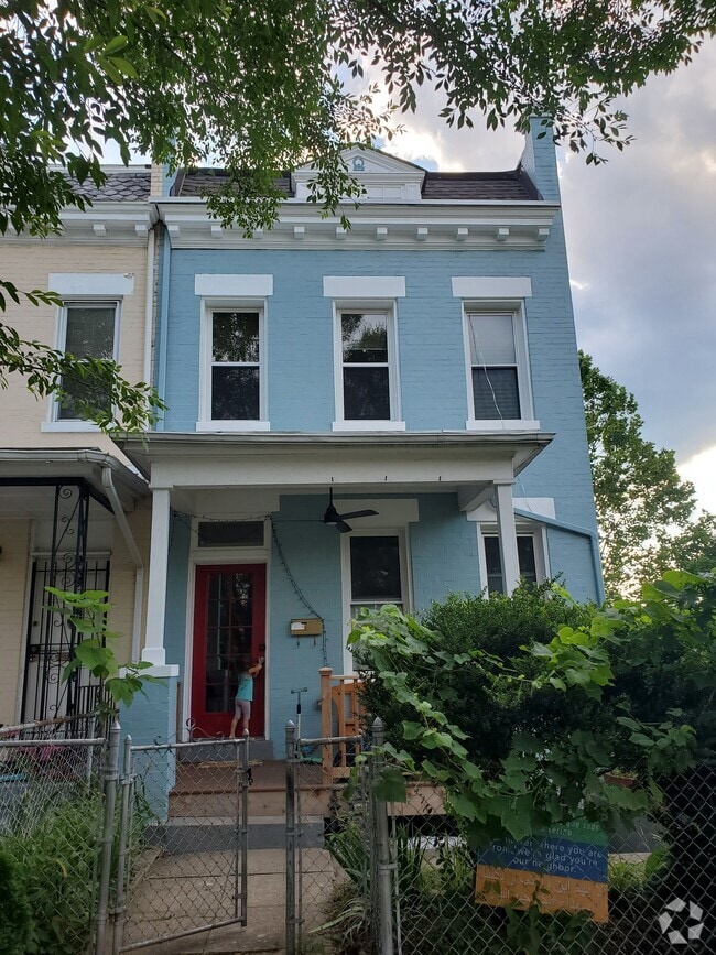 Building Photo - 4530 9th St NW