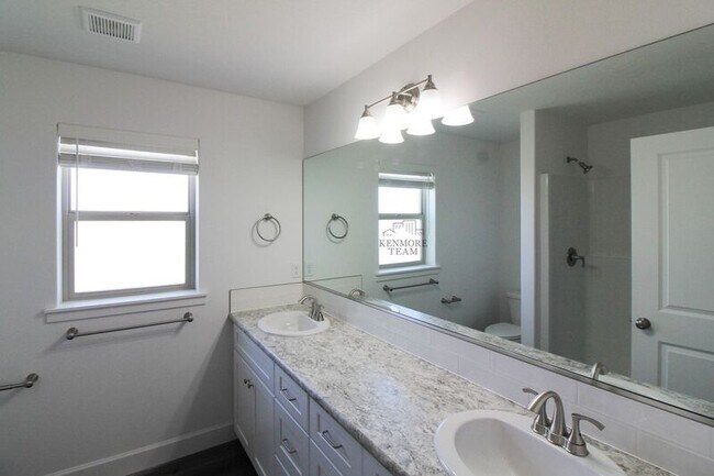 Foto del edificio - 1043 S Blueberry Pl