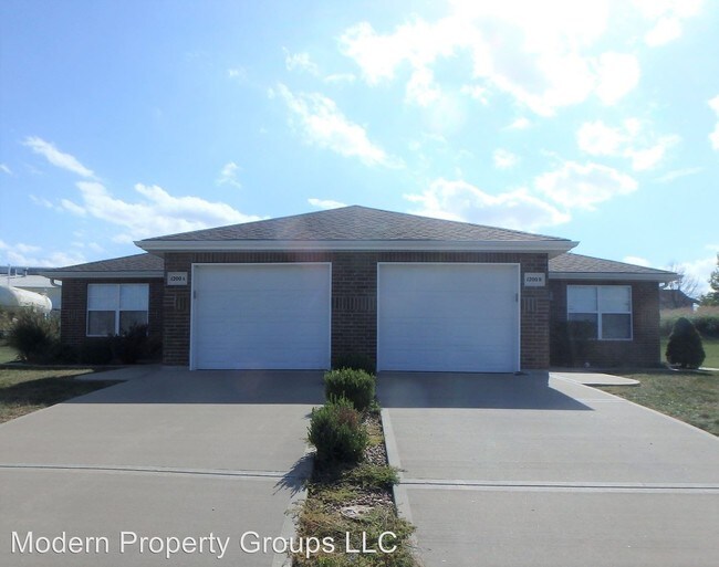 Building Photo - 1200 Sandra Dr