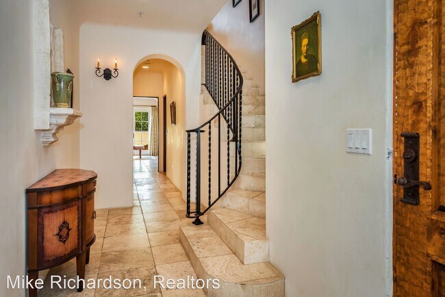 Building Photo - 3 br, 2.5 bath House - 209 Bath St