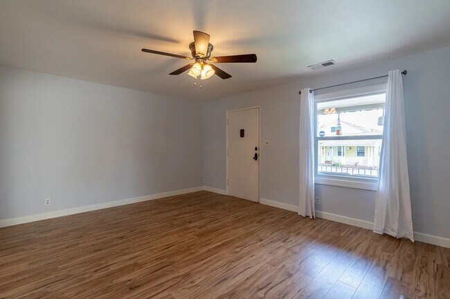 Foto del edificio - 537 Poplar Ave