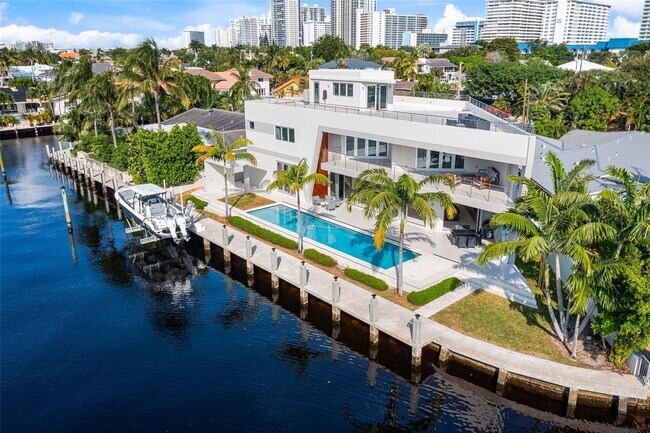Foto del edificio - 3300 NE 39th St
