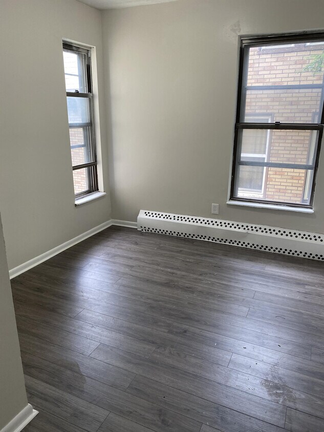 Building Photo - 831 Rockdale Ave