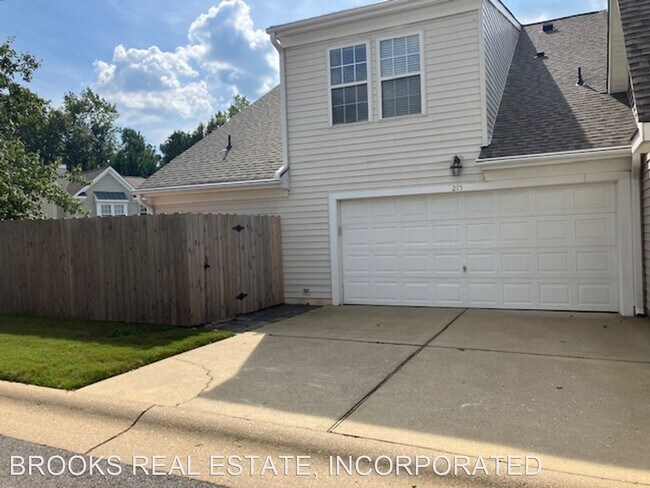 Building Photo - 3 br, 3 bath House - 215 Crystal Lane