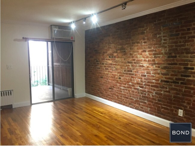 Building Photo - 57 E 77th St