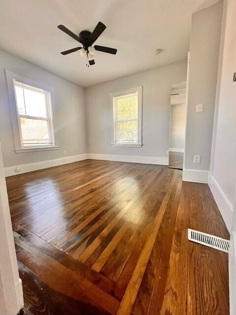 Foto del edificio - 686 River St