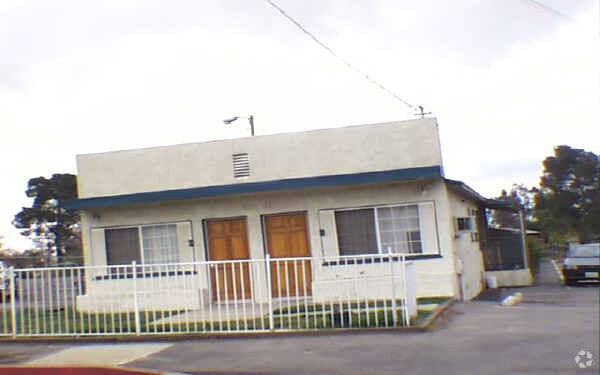 Primary Photo - 34162 Avenue 'E'