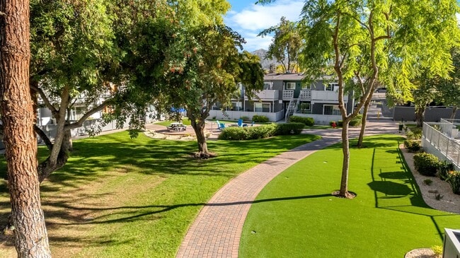 Building Photo - Countrywood Apartments