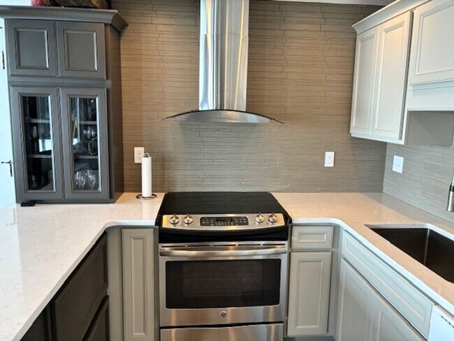 Foto del edificio - 900 Meadow Creek Dr