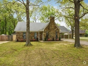 Building Photo - 2724 Lakeside Dr