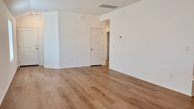 Foto del edificio - Brand New!! Cute 3 bed, 2 bath in Tuscany Lakes