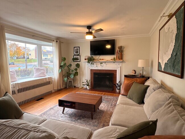 sala de estar - 96 Margarite Rd