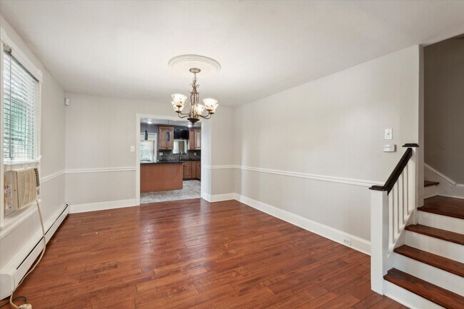 Foto del edificio - Single Family Home in Berwyn