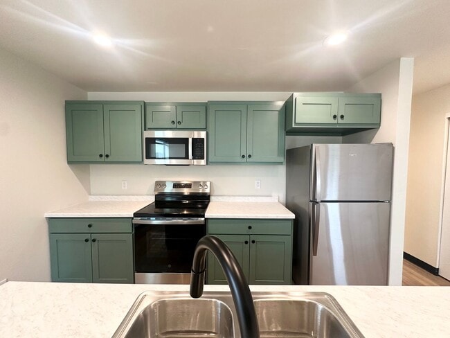 Building Photo - 533 Rustic Ridge Dr