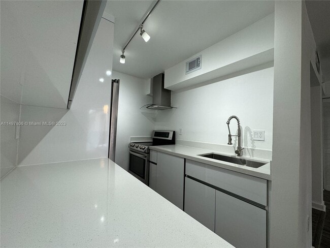 Building Photo - 10400 SW 108th Ave