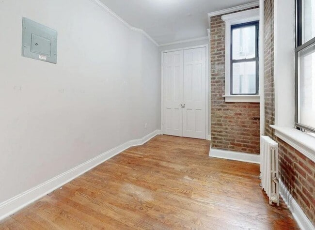 Building Photo - East 25th Street