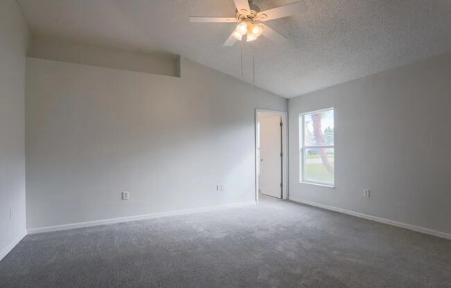 Foto del edificio - 200 Tree Branch Ln