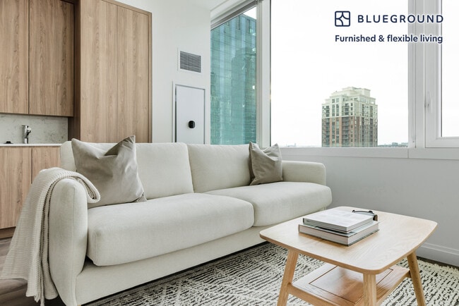 Building Photo - 1000 S Michigan Ave