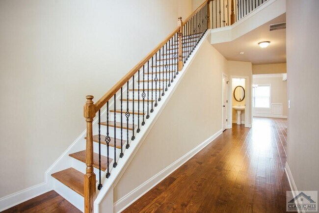 Building Photo - 253 Towns Walk Dr