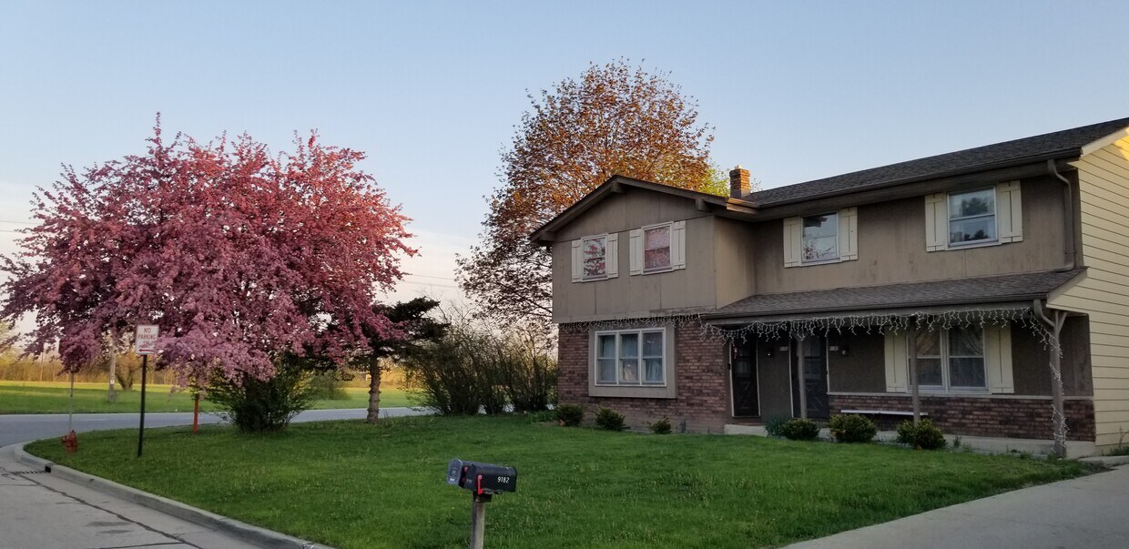 Primary Photo - 9184 W Allerton Ave