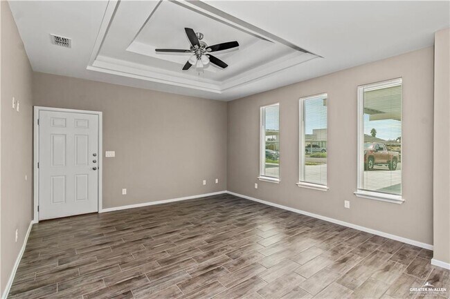 Building Photo - 12 Beverly Ave