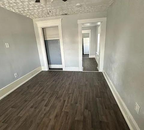 Foto del edificio - 420 E Indiana St