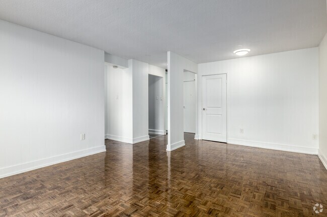 1 chambre, 1 salle de bain - 674 pi² - Salon - 1110 Caven St