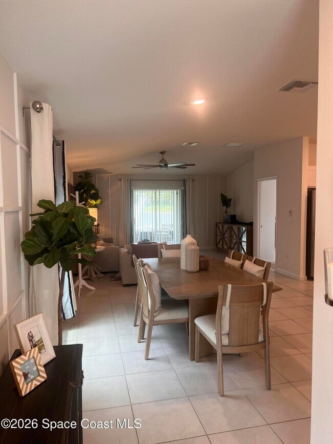 Foto del edificio - 1815 Diablo Cir SW