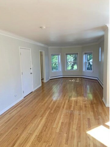 Building Photo - 4022 N Avers Ave