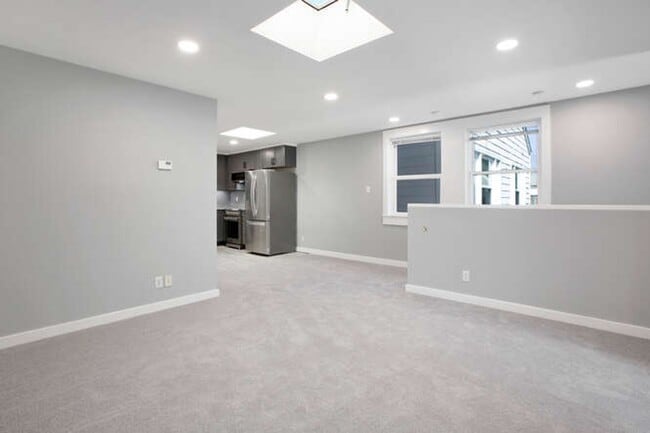 Building Photo - Charming & Bright 1 bedroom Unit in Sausal...