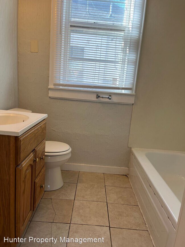 Foto del edificio - 2 br, 1 bath House - 1040 W Madison