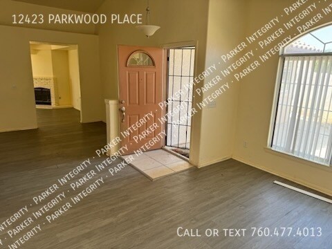 Foto del edificio - 12423 Parkwood Pl