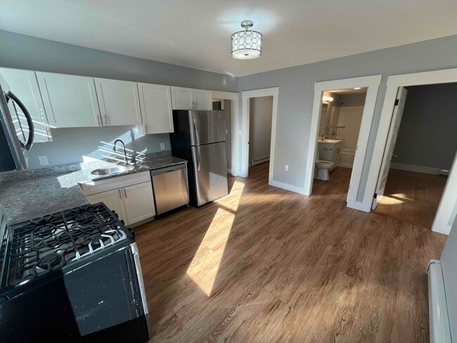 Building Photo - 15 Stanton St