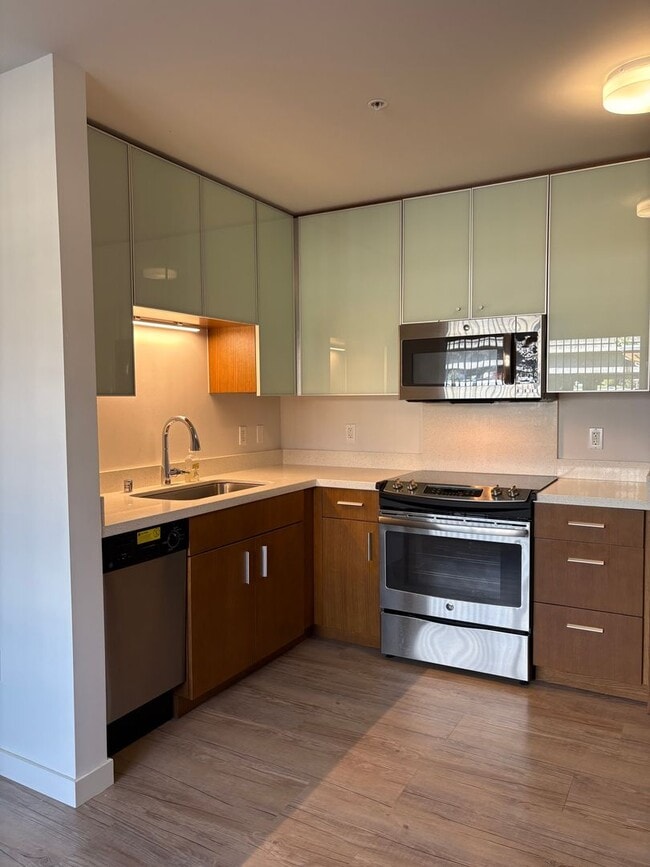 Photo - 2-bdrm/2-bath/1-prkg in the Residence at Makiki Apartment