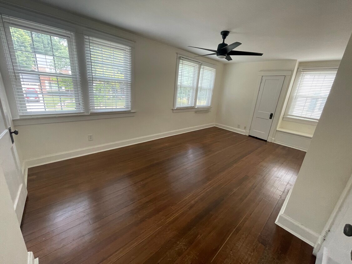 Foto principal - 645 Emerson Ave