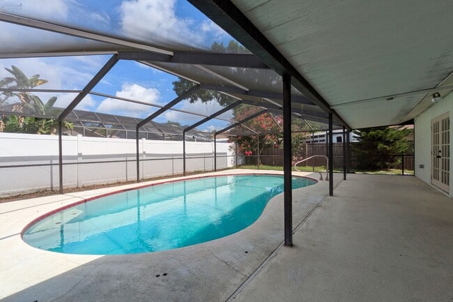 Foto del edificio - Available Immediately!