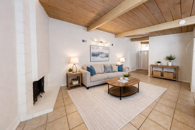 Foto del edificio - 4BD/2BA House w/ Covered Patio & Pool! (Lease out, pending signatures. Check back in a few days!)