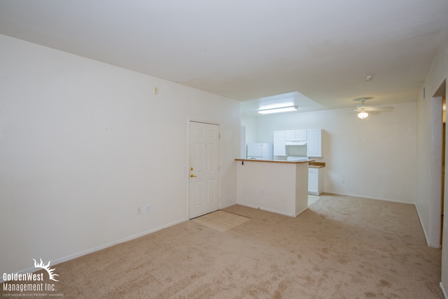 Building Photo - Lovely 1Bdm 1Ba Gated Condo in the Heart of Providence Area!