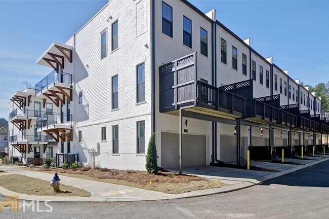 Building Photo - 960 Woodstock Pkwy