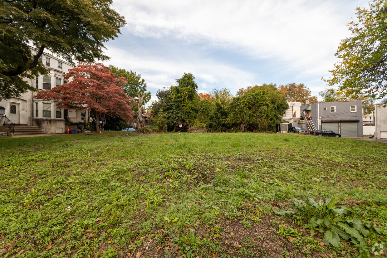 10/28/21 se muestra edificio - 1207 Arrott St