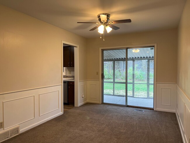 Foto del edificio - Spacious 2-BDR 1-BTH Duplex in Okemos