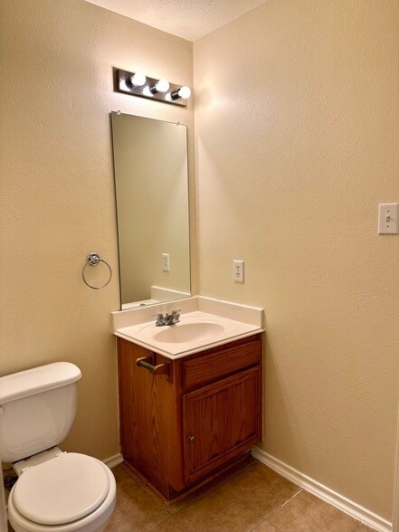 Foto del edificio - 1838 Strongs Ct