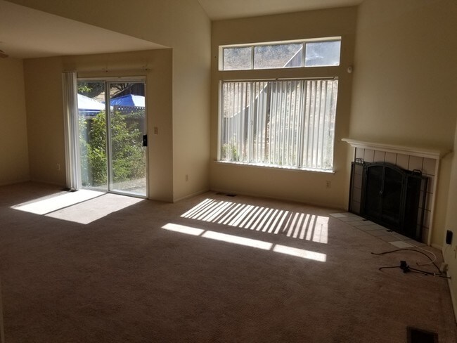 Building Photo - 1625 Birdhaven Way