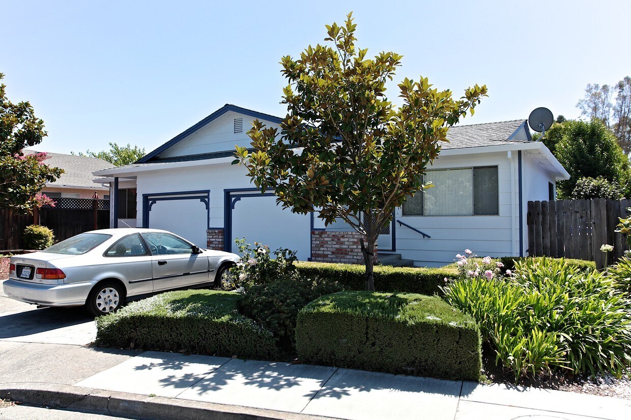 Building Photo - 514-516 Joaquin Dr
